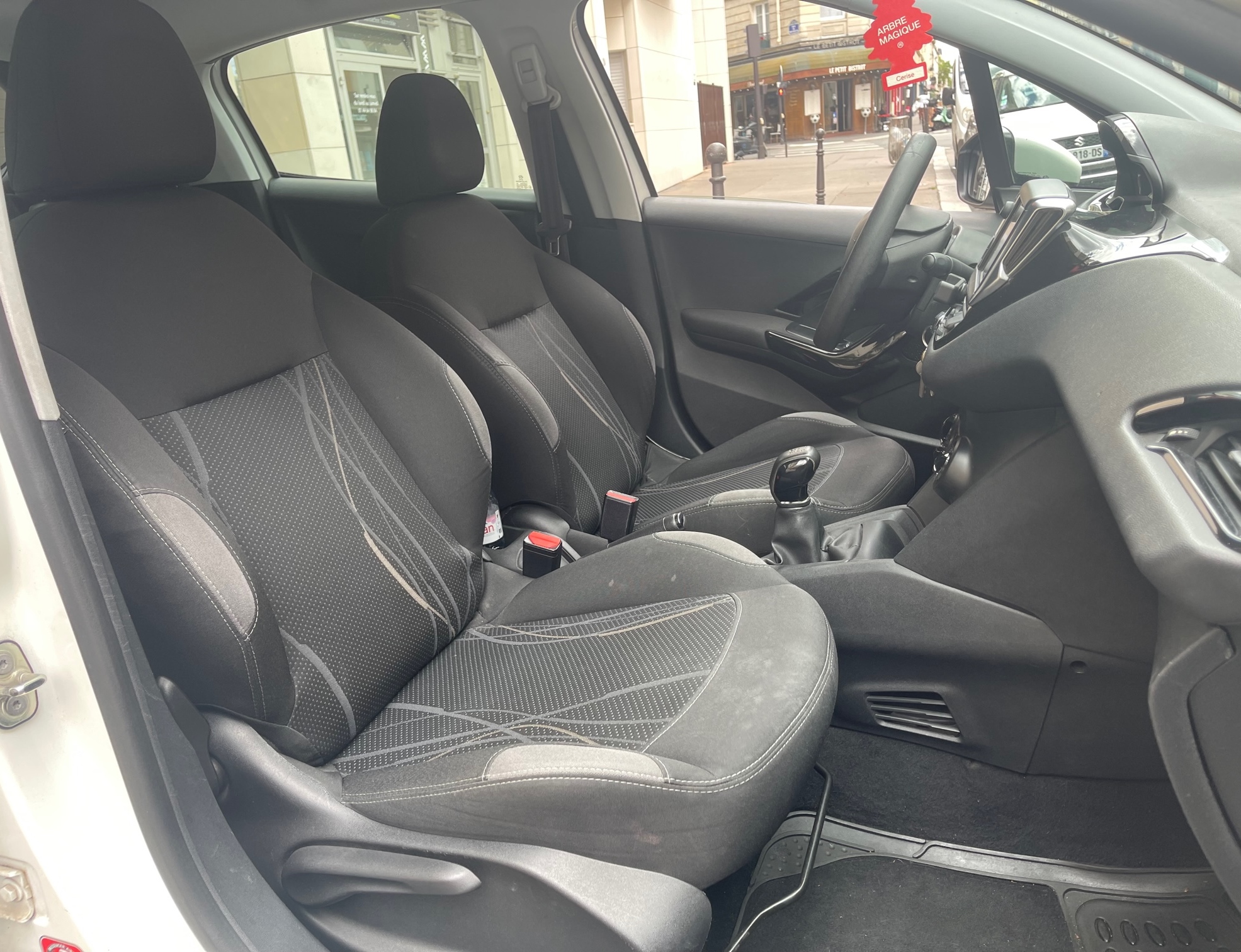 PEUGEOT 208 1.4 HDI 68 ACTIVE 11